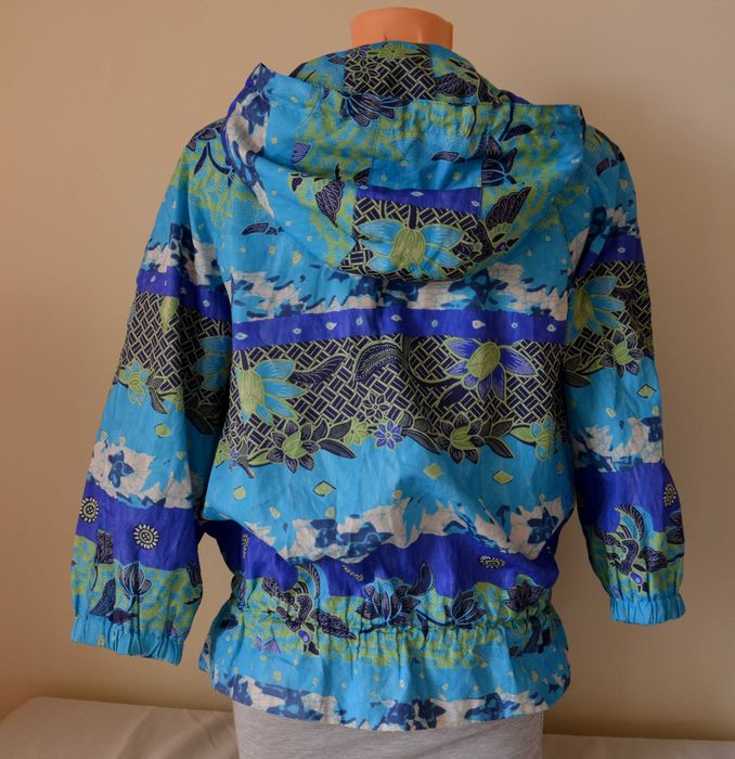 Kolorowa kurtka z kapturem wiosenna dla dziewczynki 140cm