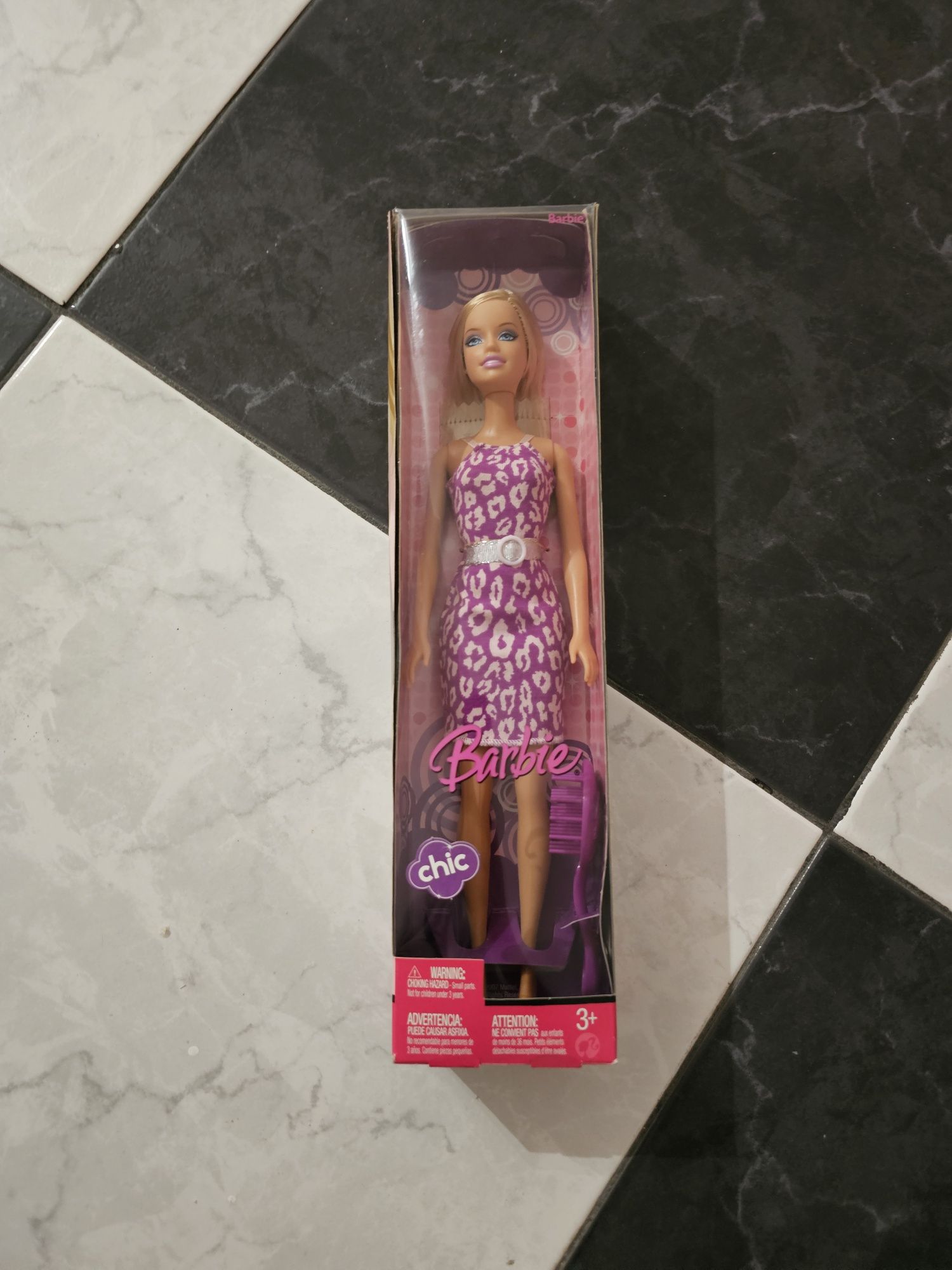 Barbies em caixa