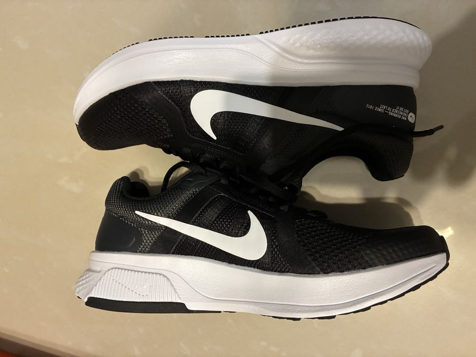 Nike Run Swift 2 – damskie, rozmiar 39 (US 8, 25 cm)