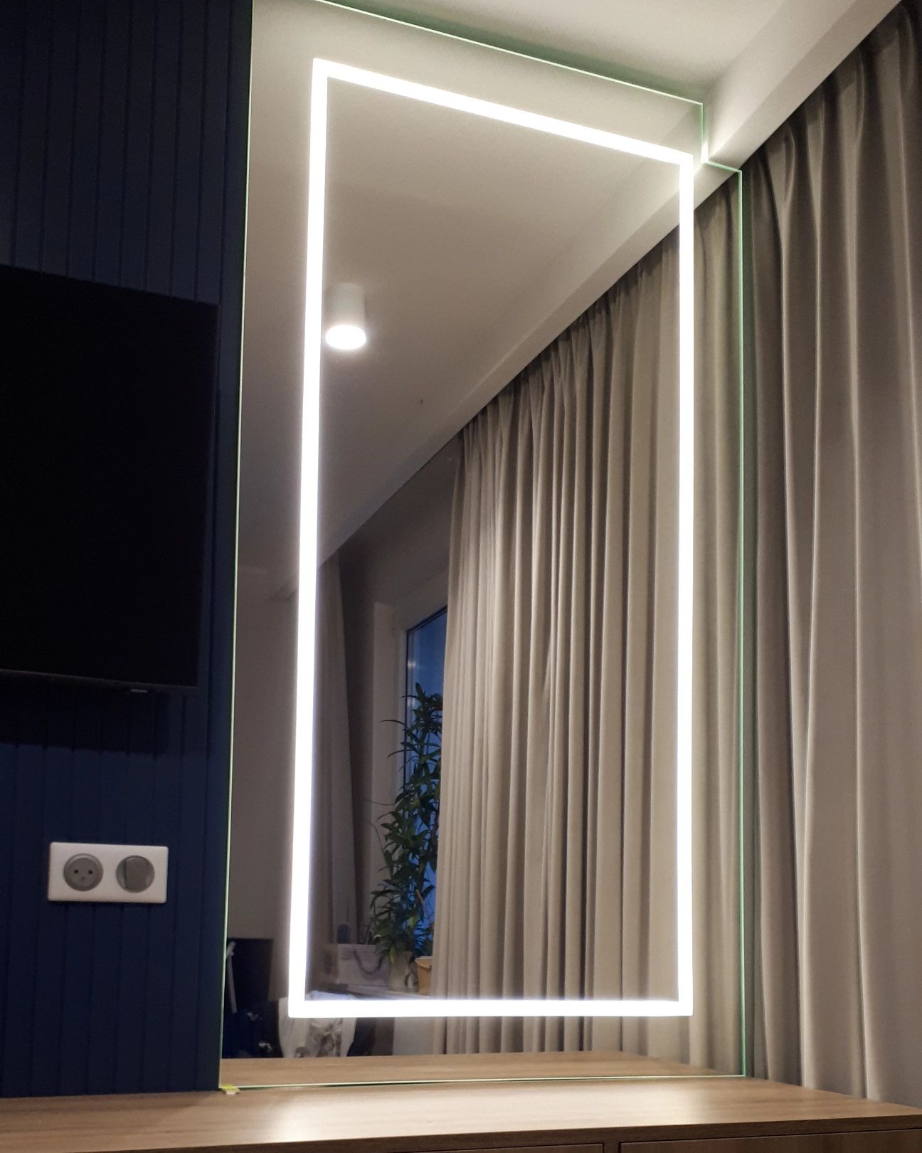 Lustra - pomiar - montaż.  Z podświetleniem led,  lustra w ramie