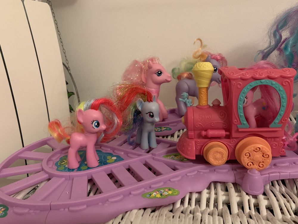 My little pony pociag z torami i figurkami