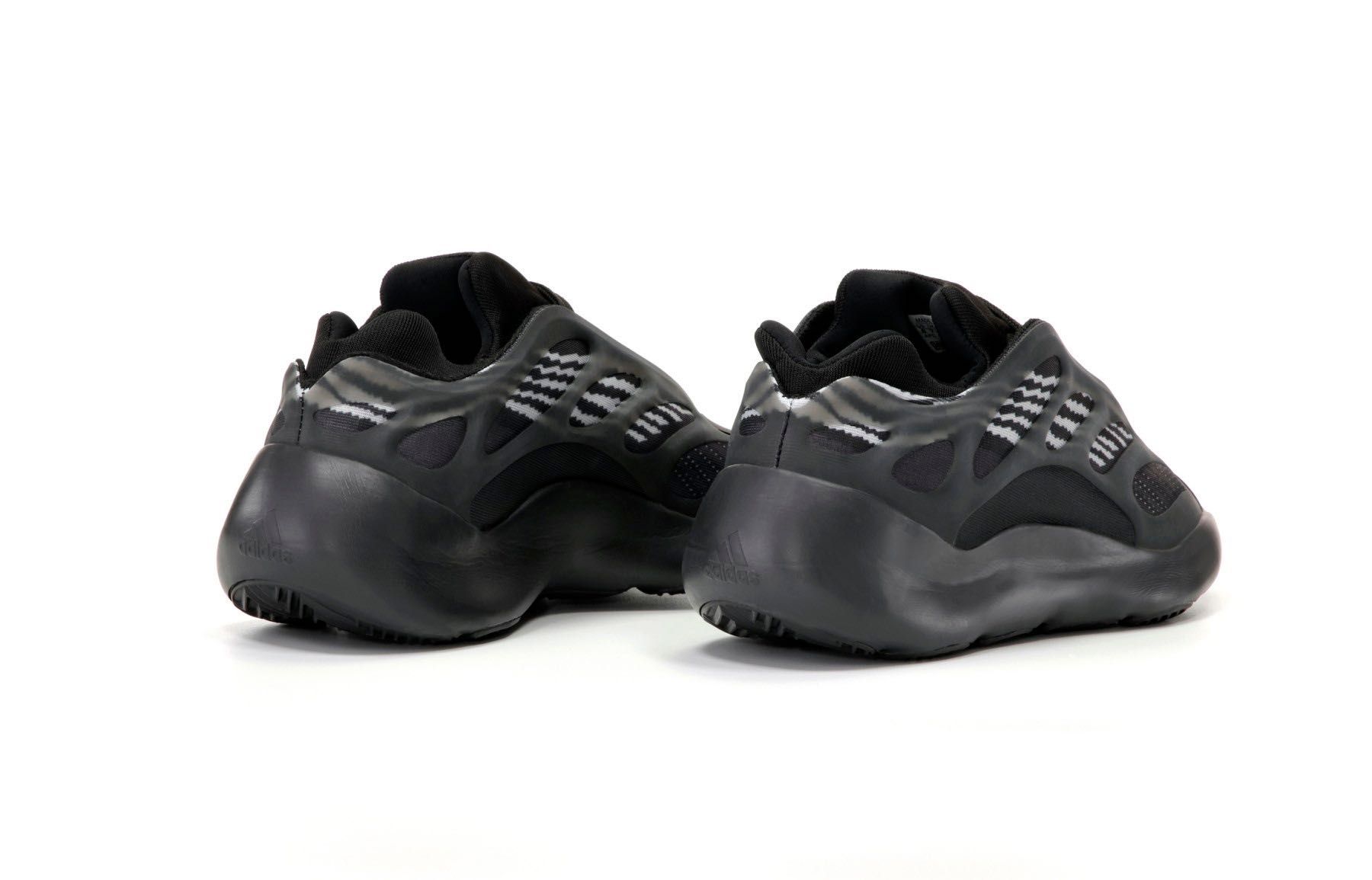 Мужские кроссовки Adidas Yeezy Boost 700 v3 Azael Alvah 41-45 Топ