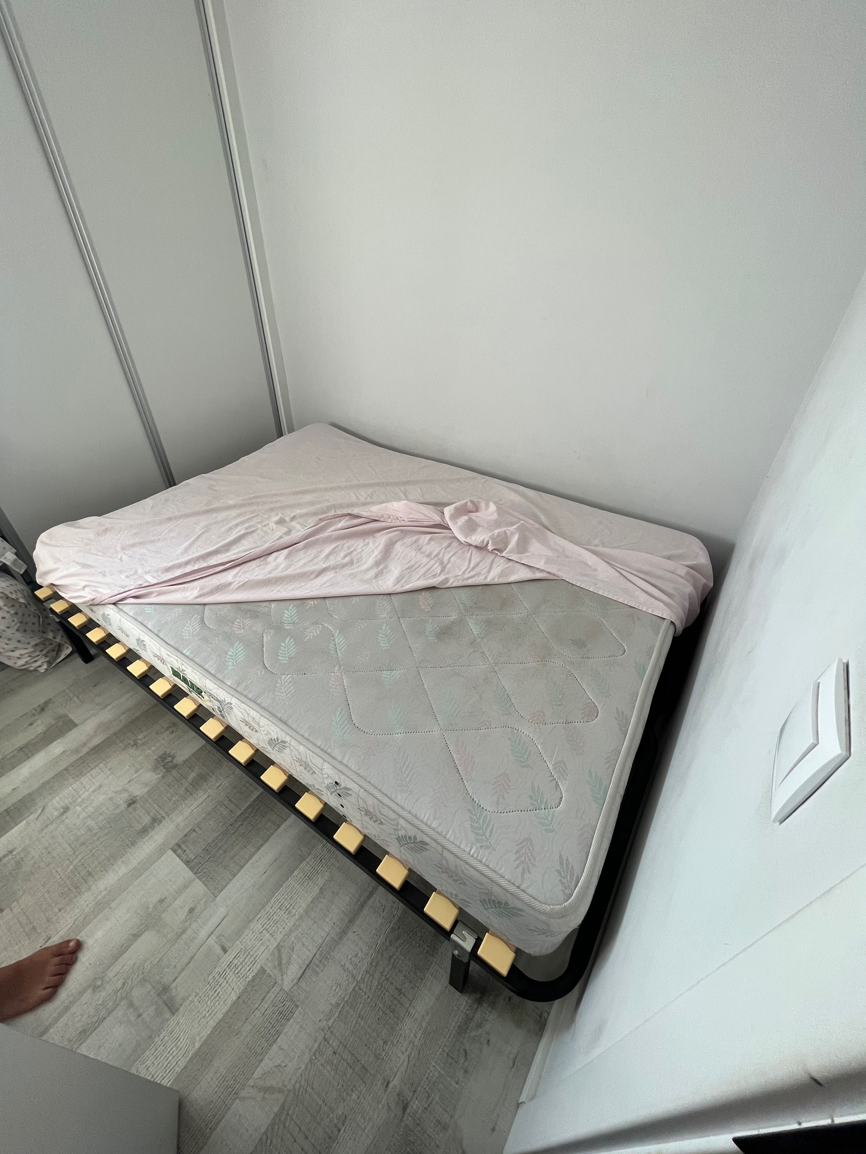 Combo cama + colchão seminovos – Retirada imediata no Barreiro