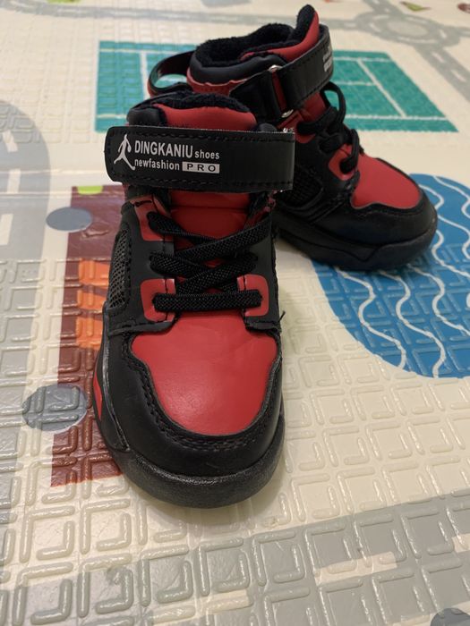 Дитячі утеплені хайтопи