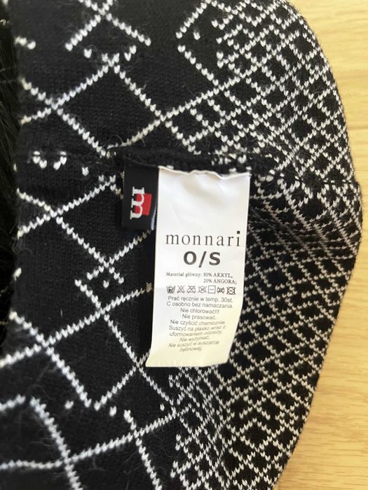 Beret z pomponem Monnari czarny NOWY