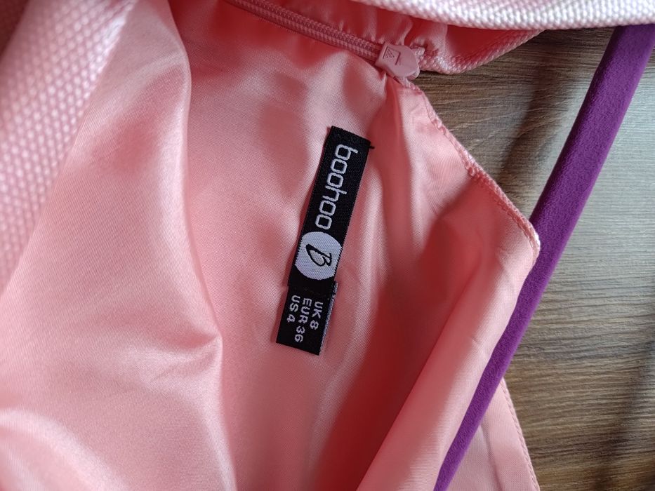 Sukienka Boohoo 36 S elegancka okazjonalna wesele chrzciny koktailowa