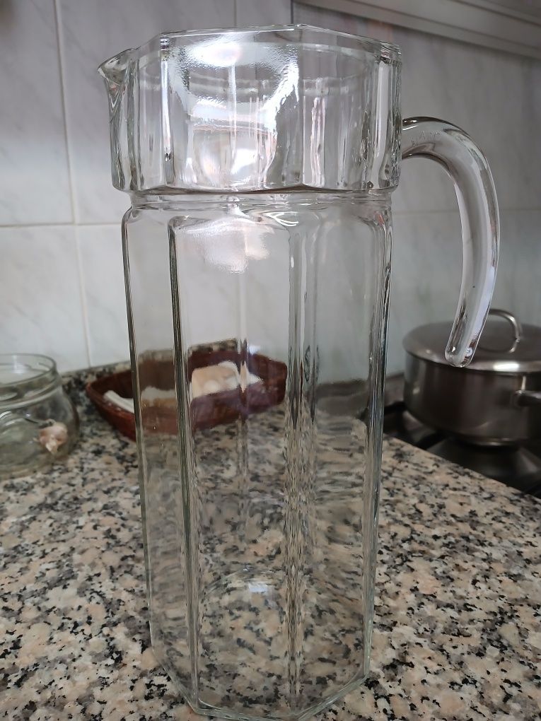 Jarro em vidro  com várias funcionalidades