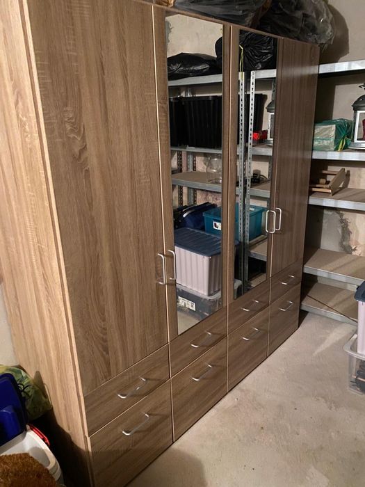 Szafa cztero drzwiowa