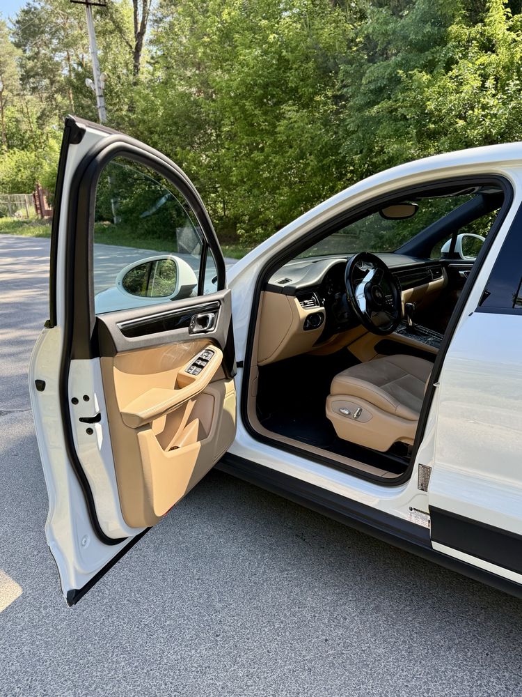 Porsche Macan 2.0 White Pearl