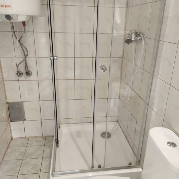 Sprzedam kabiny prysznicowe z brodzikami