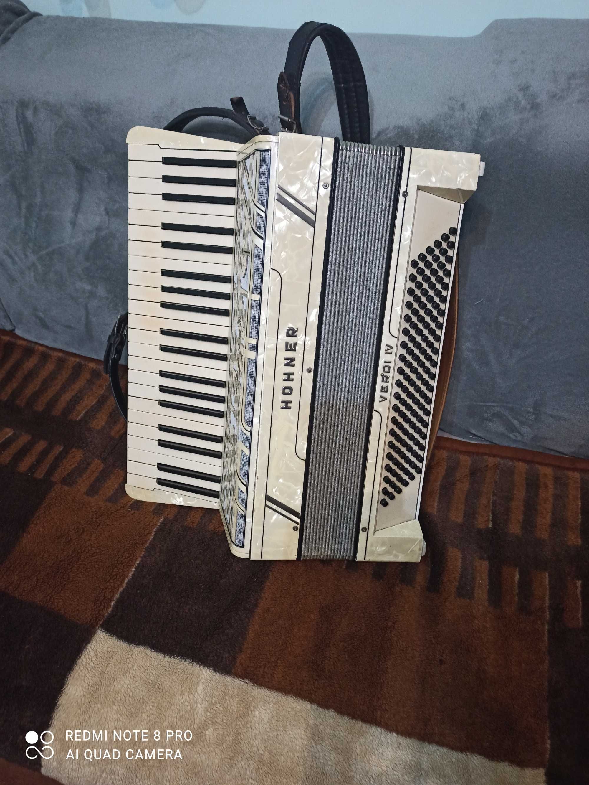 Akordeon hohner 120 bas 4 chóry