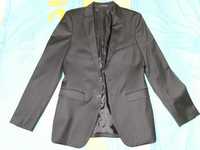 Fato preto Homem Zara e camisa branca Zara (65€ ou venda individual)