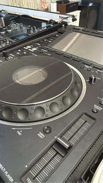 Pioneer dj CDJ 3000 2 szt plus case UDG Carbon
