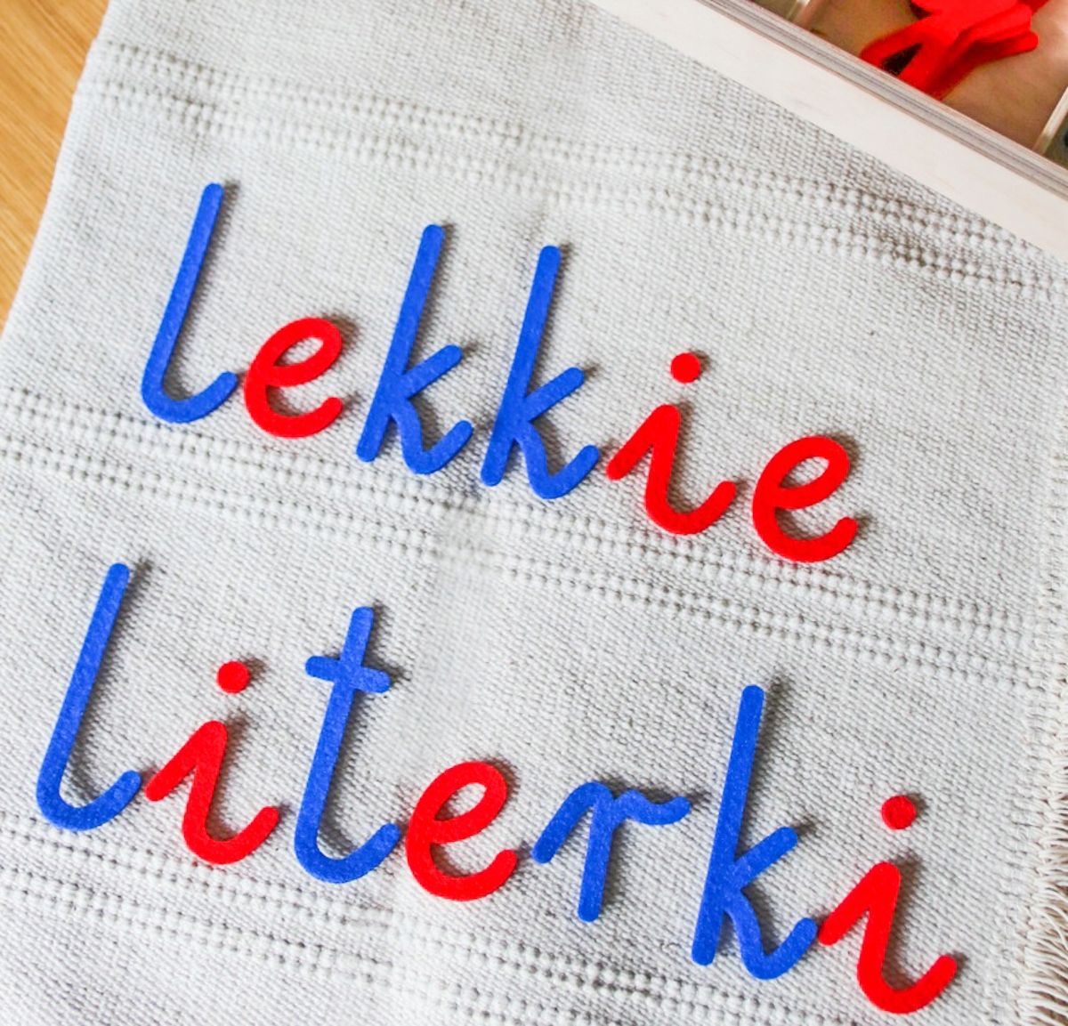 Ruchomy Alfabet - małe litery z filcu pomoc Montessori