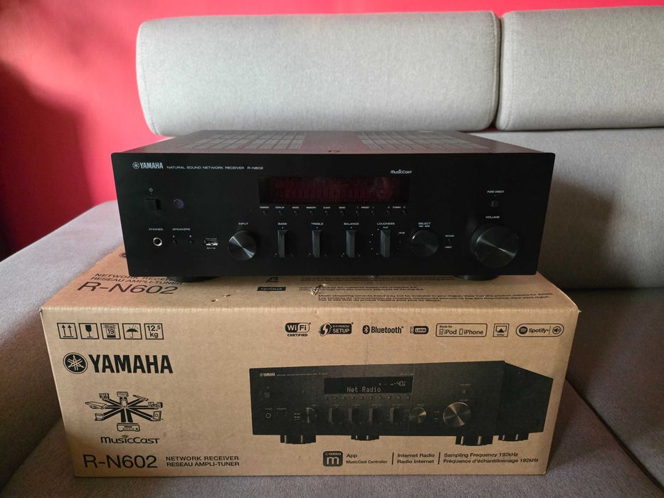 Amplituner YAMAHA model R-N602