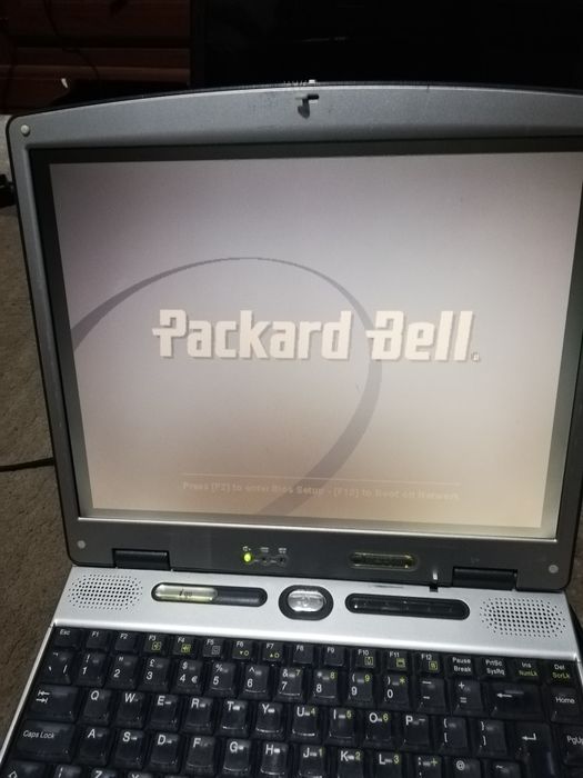 Laptop Packard model na zdjeciach