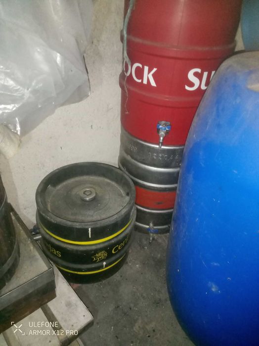 Pipas em inox com torneiras com prensa de vinho!