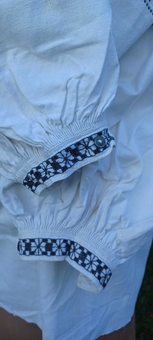 Старовинна вишиванка (туман)