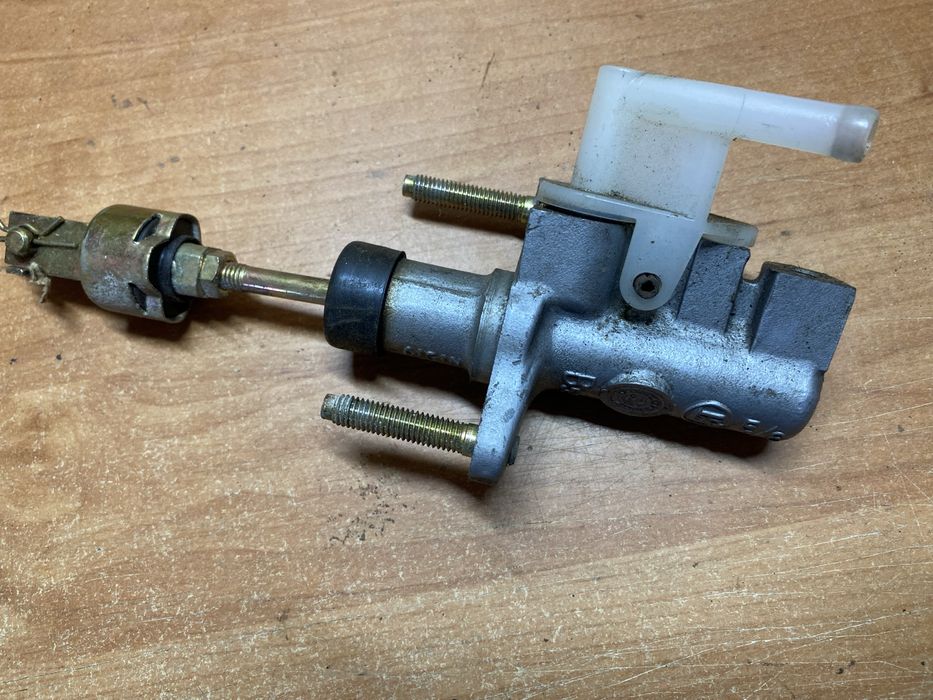 Toyota Celica 1.8 T230 7gen Головний ціліндр щеплення для Тойота Селік