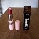 Avon matowa szminka z kwasem hialuronowym Hydra Fawn