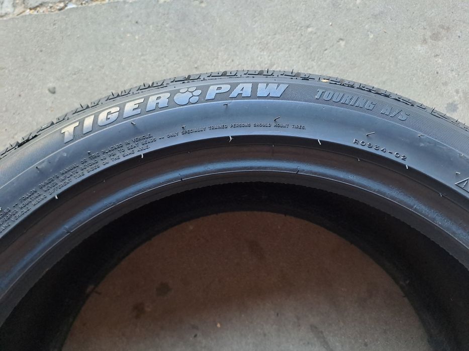 Opona 205 50 R17 93V Uniroyal Tiger Paw Touring A/S