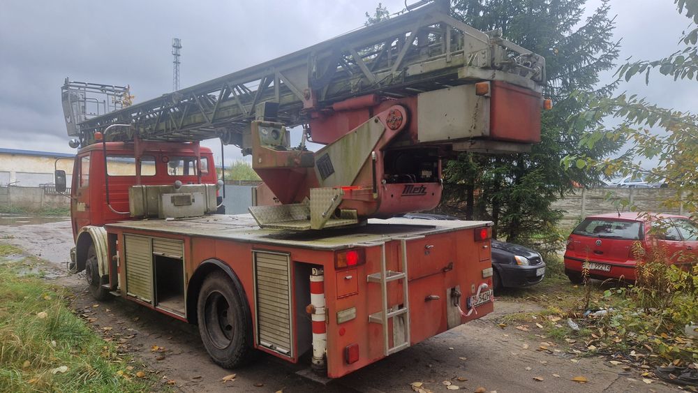 Mercedes 1419 drabina Strażacka.  1981r v6 190ps