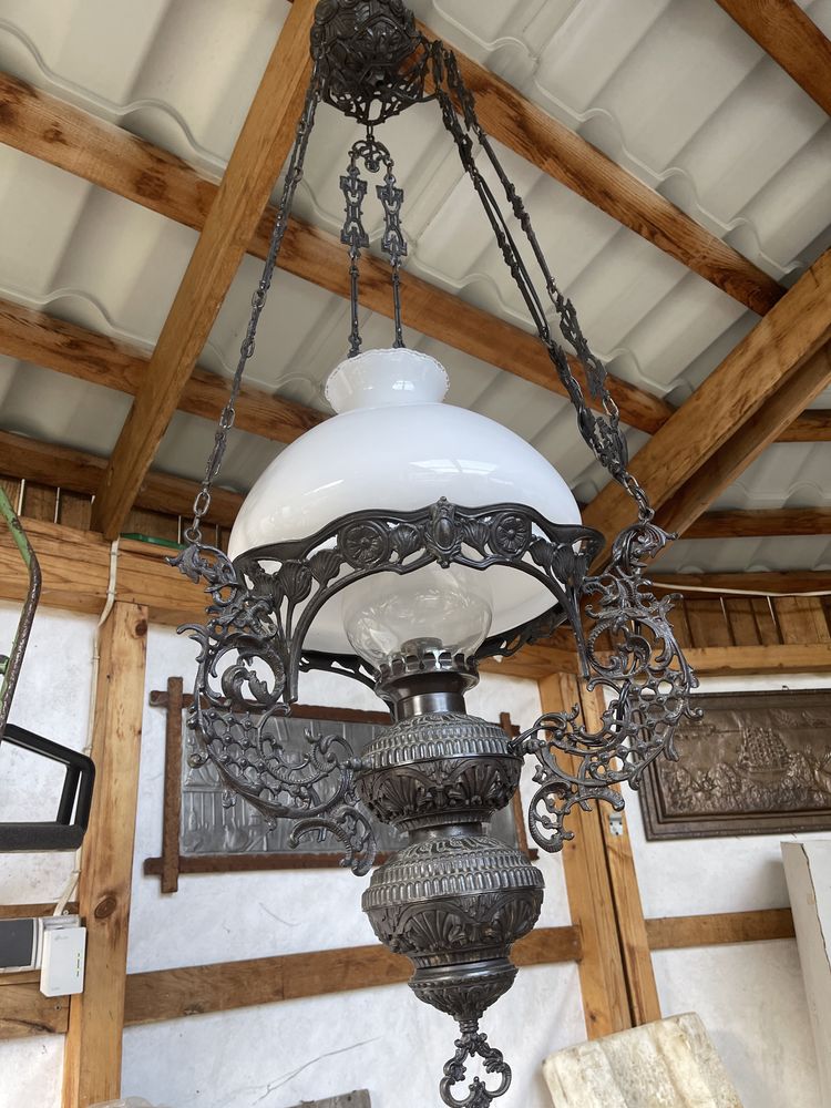 Stary mosiezny zyrandol lampa jak naftowa mosiądz porcelana