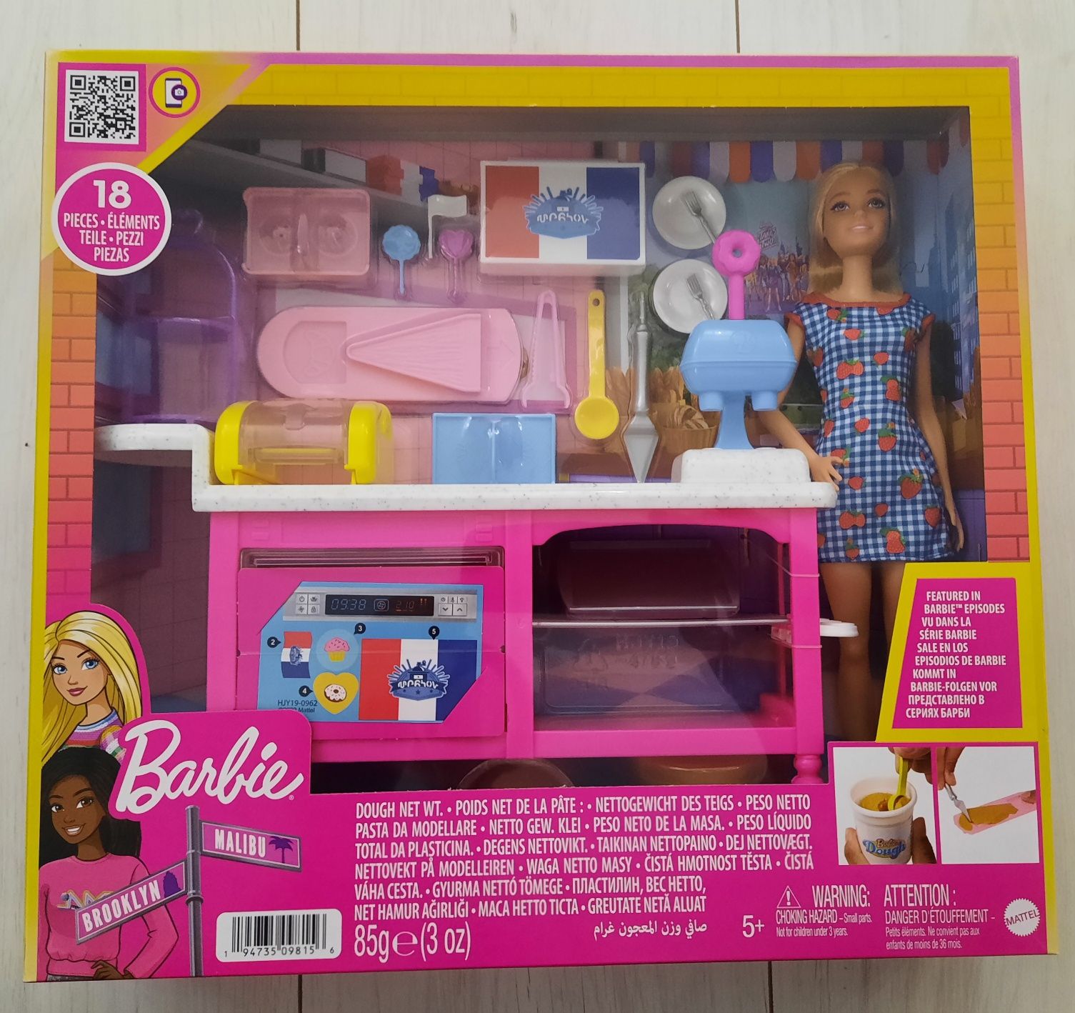 Barbie cukiernia lalka sukienka w kratkę i truskawki kuchnia MATTEL