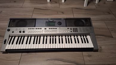 Keybord yamaha psr 443