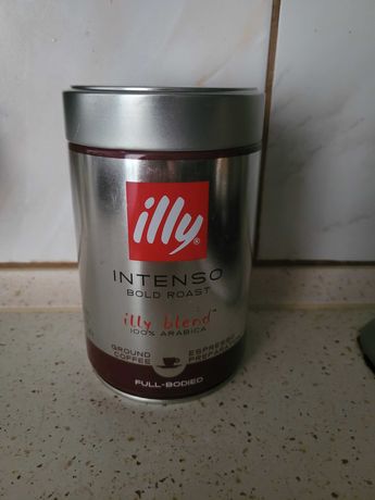 Puszki po kawie Illy