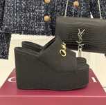Czarne klapki Gucci