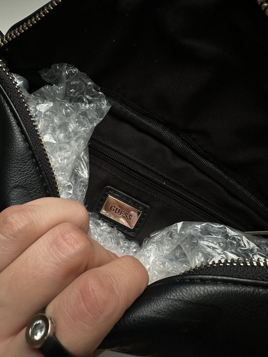 Продам бананку GUESS