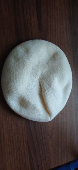 Тепла шапка-берет для дівчинки-підлітка