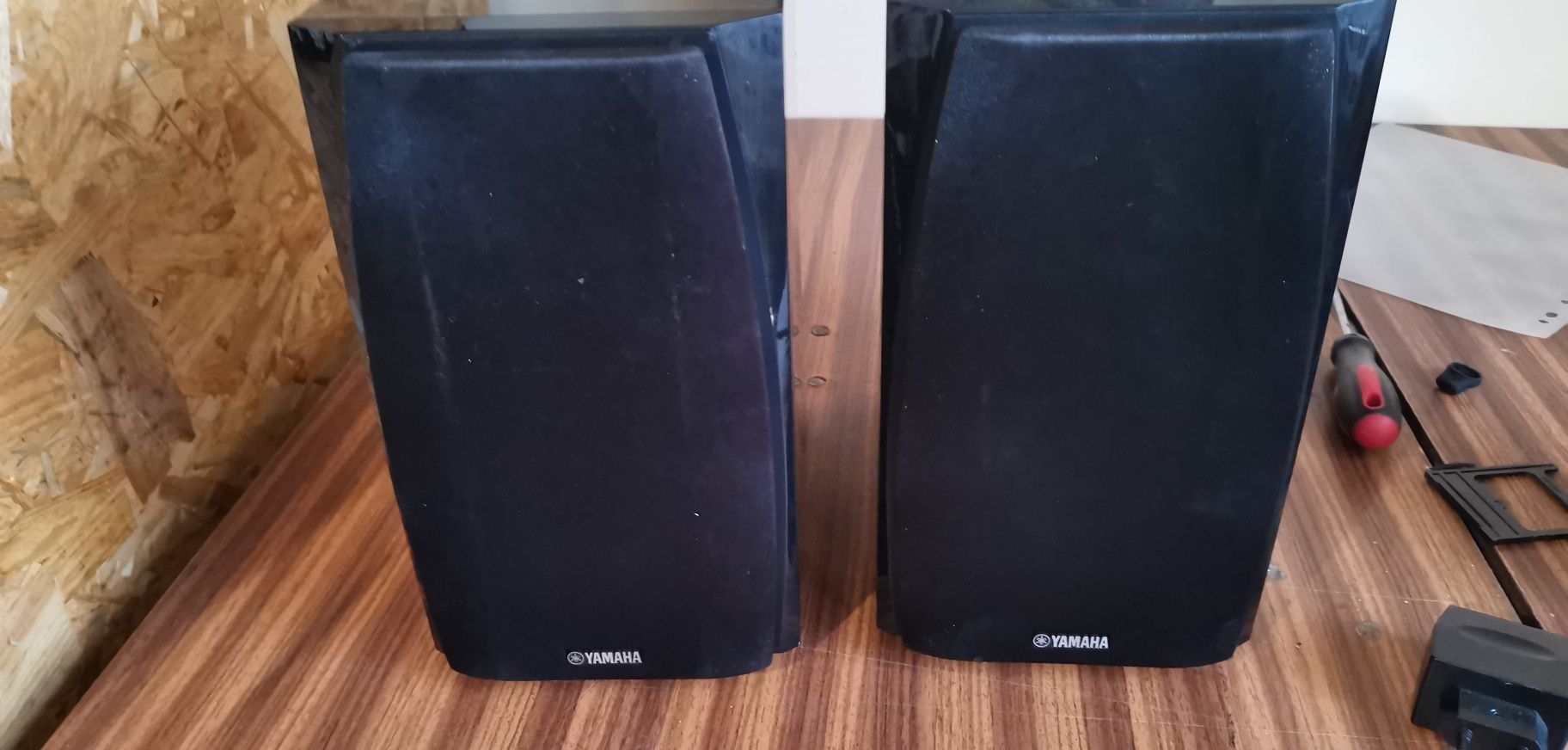 Yamaha e 700   monitor audio Radius 180