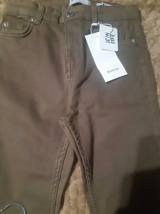 Джинси  Bershka розмір 34(xs)