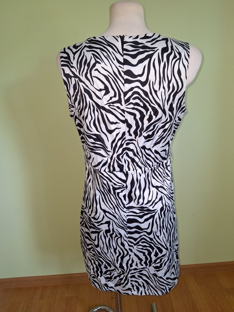 Sukienka elegancka wzór zebra Amisu 40