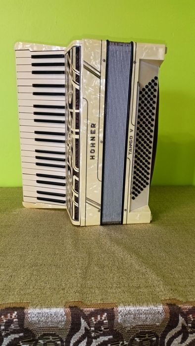 Akordeon Hohner Tango V 120bas Kanciak po remoncie, perełka, nowe pasy