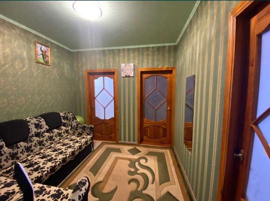 Продам трехкомнатную квартиру в Корабельном районе (р-н 48 школы)