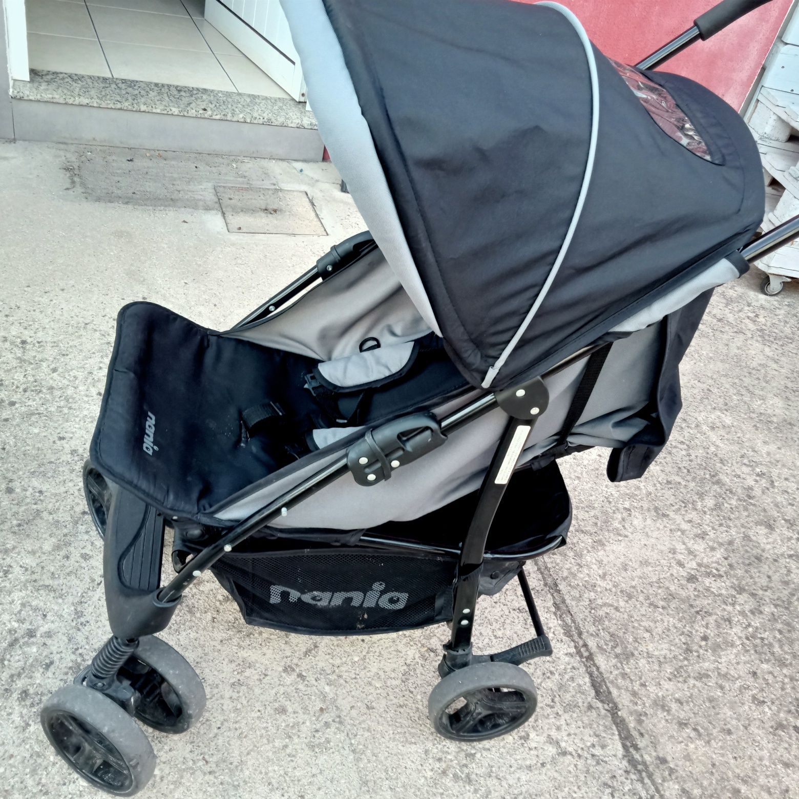 Vendo carrinho de bebê e ovo com pouco uso