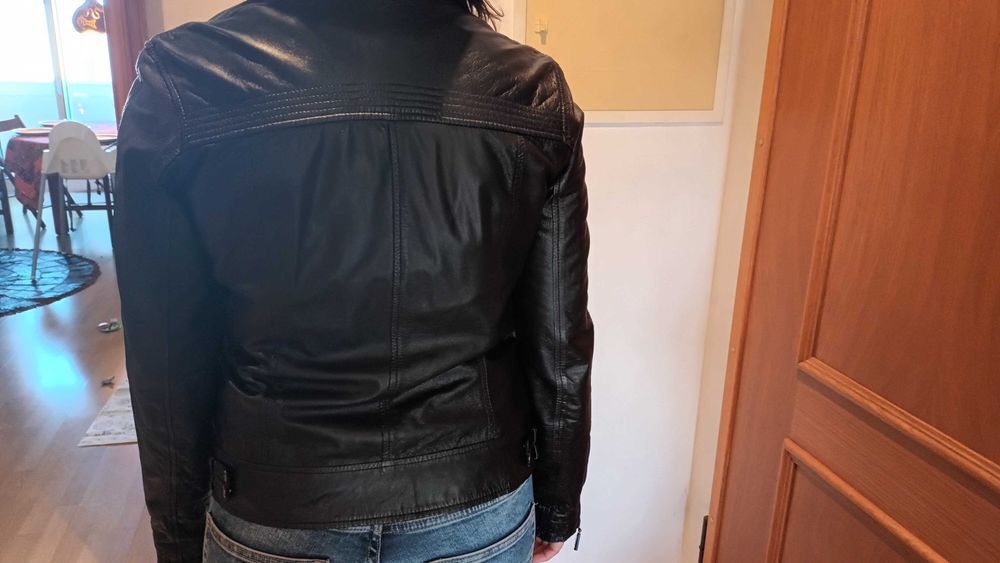 Casaco em pele genuína, preto, também para motard, design muito bonito