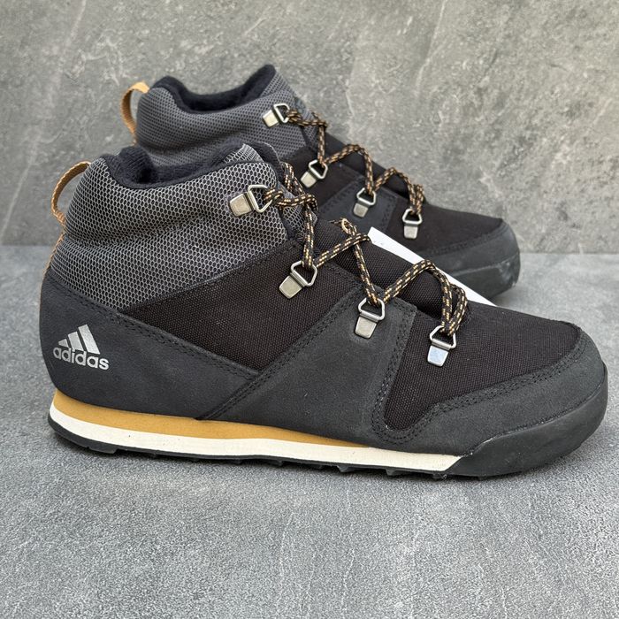 32 та 37р.ОРИГІНАЛ 100% Черевики адідас Adidas Snowpitch FZ2602