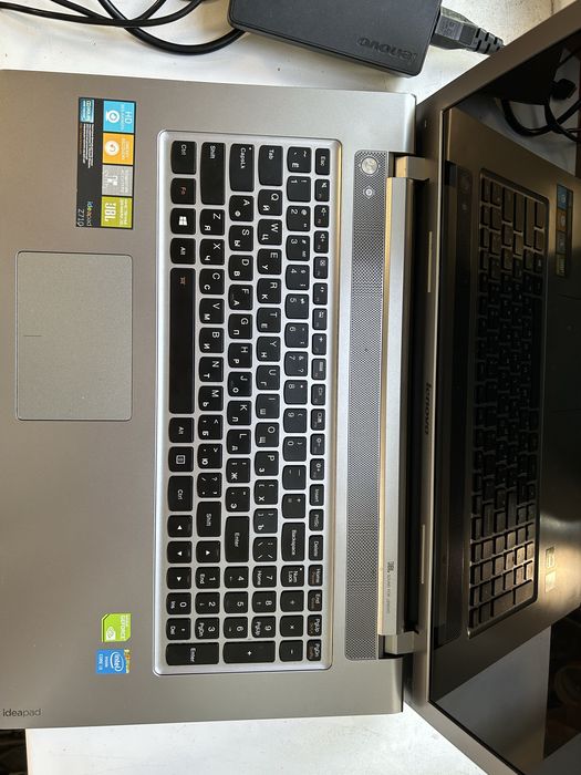Lenovo Z710 i5 128gb ssd 17