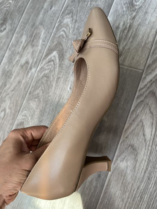 Туфлі Clarks  Keply HoIIy Warm колір бежевий розмір 40-41