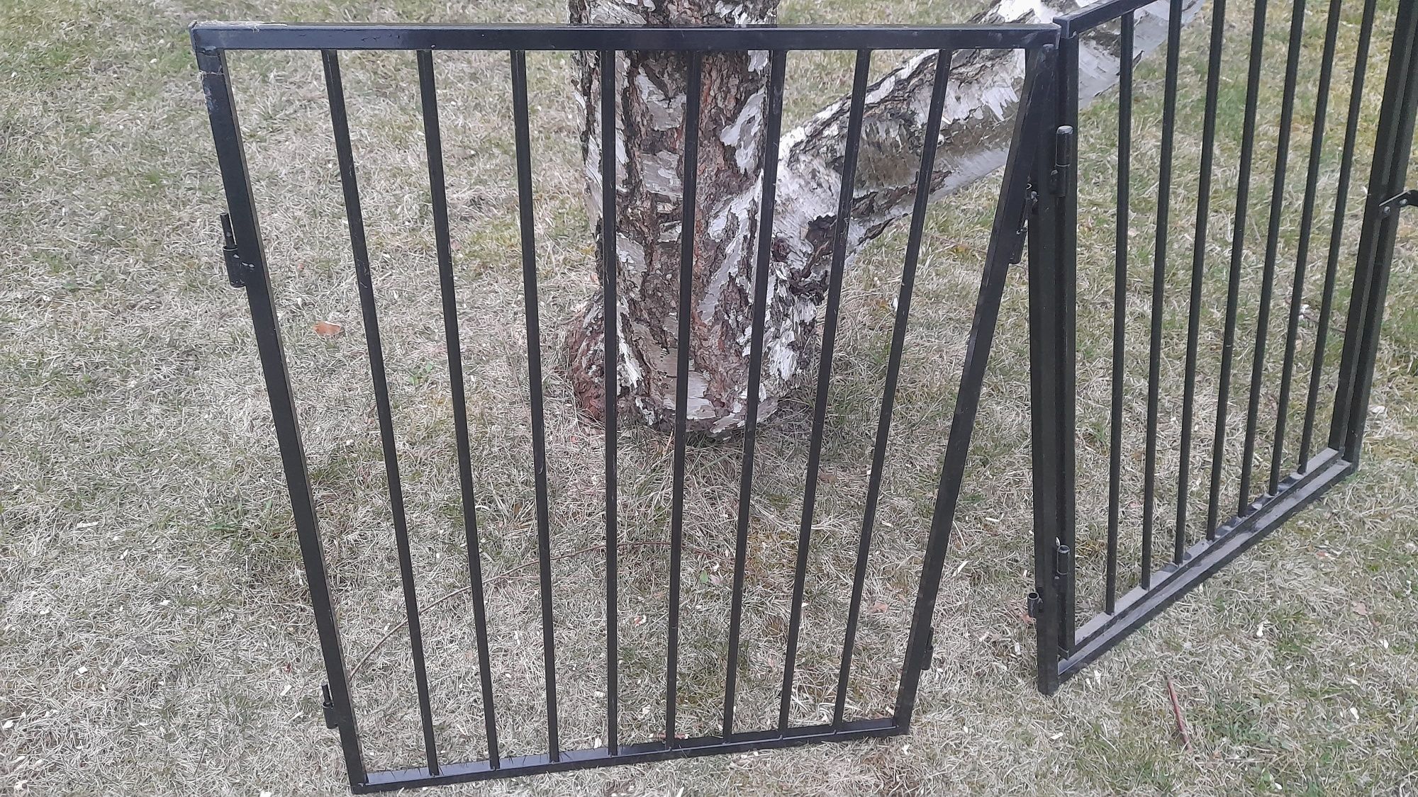 Barierka zabezpieczającą schody komine płotek furtka