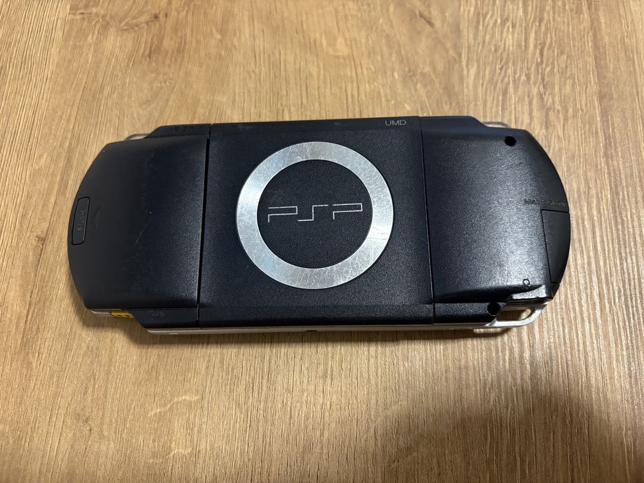 Konsola Sony PSP Fat (Classic) E1004 + akcesoria