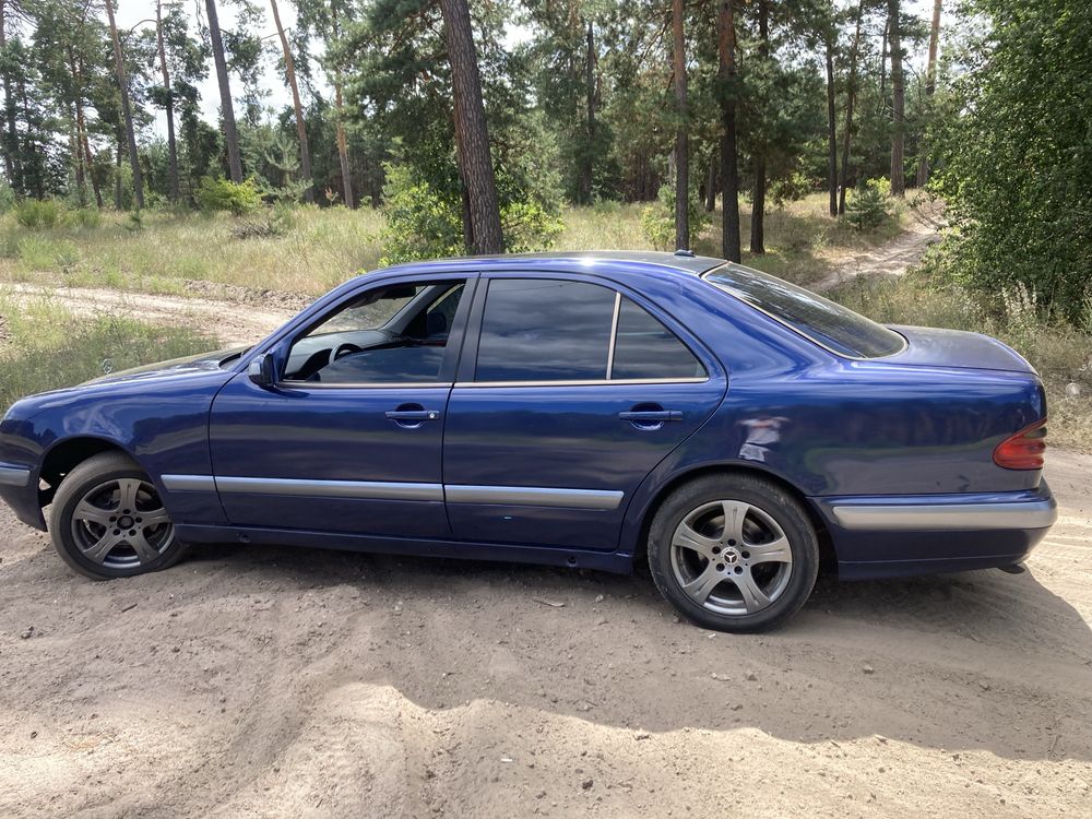 Лупатий мерседес
