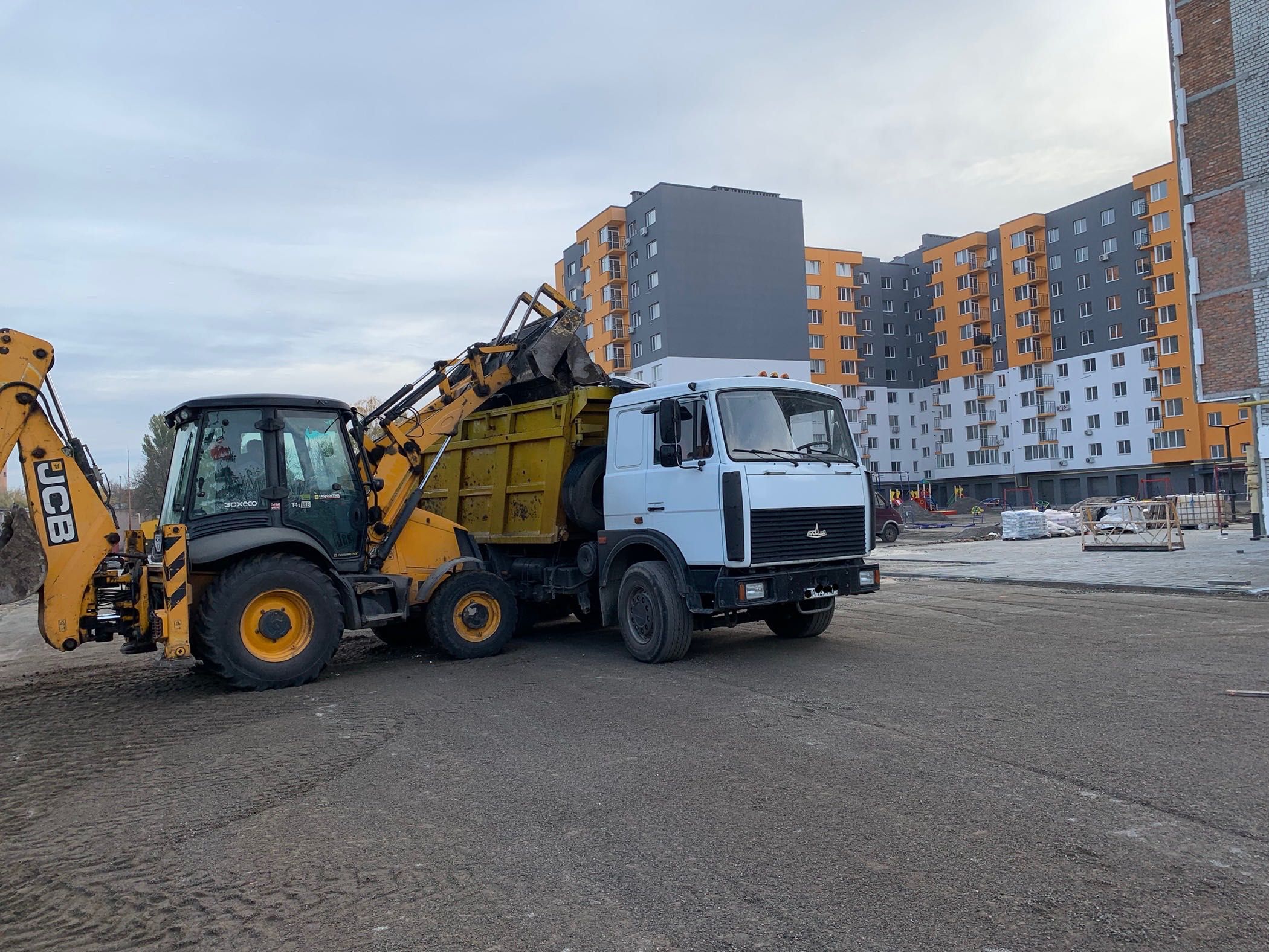 Перевозка сыпучих, Вывоз строймусора Послуги, Оренда самоскиду