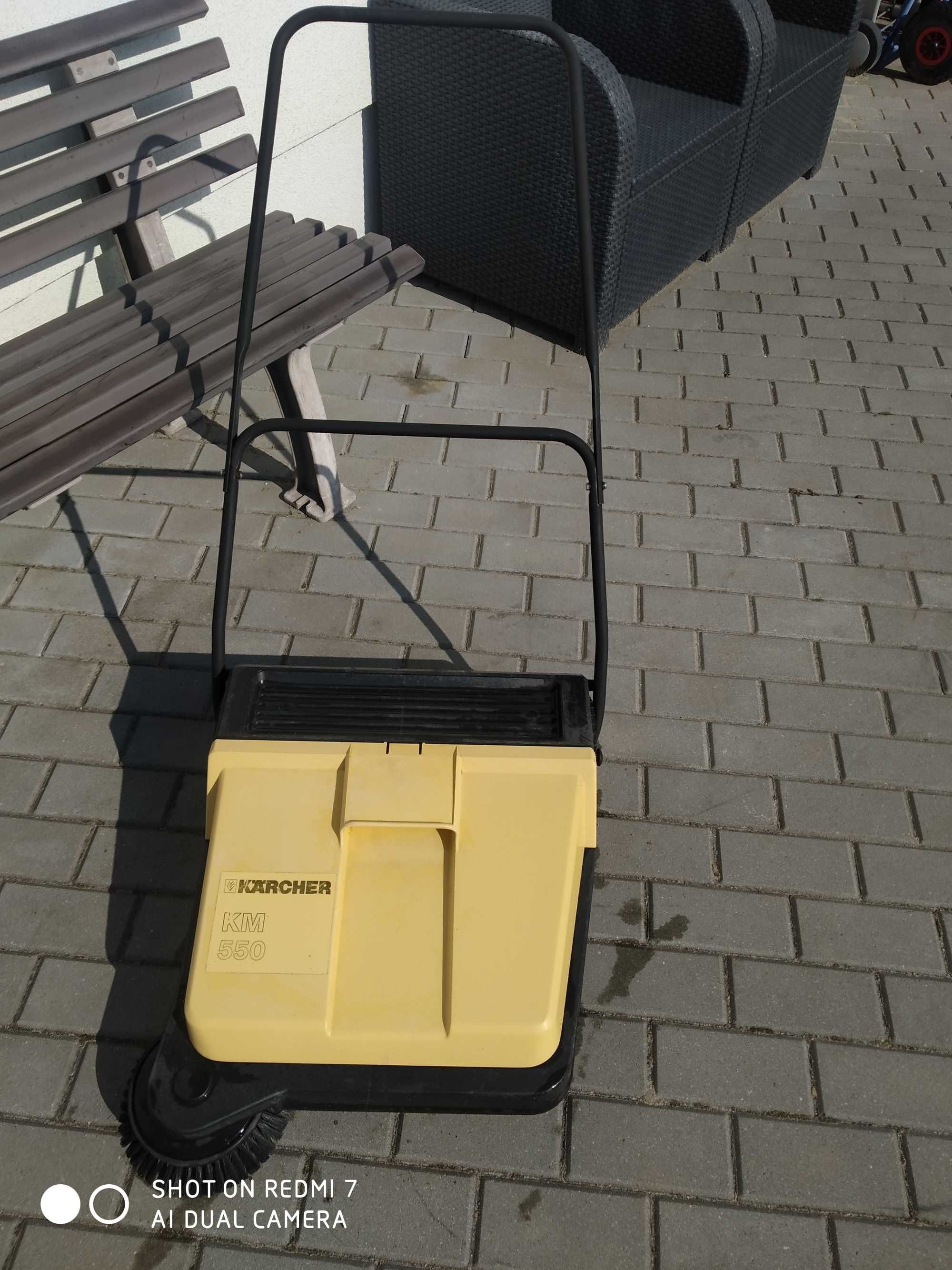Zamiatarka KARCHER KM550