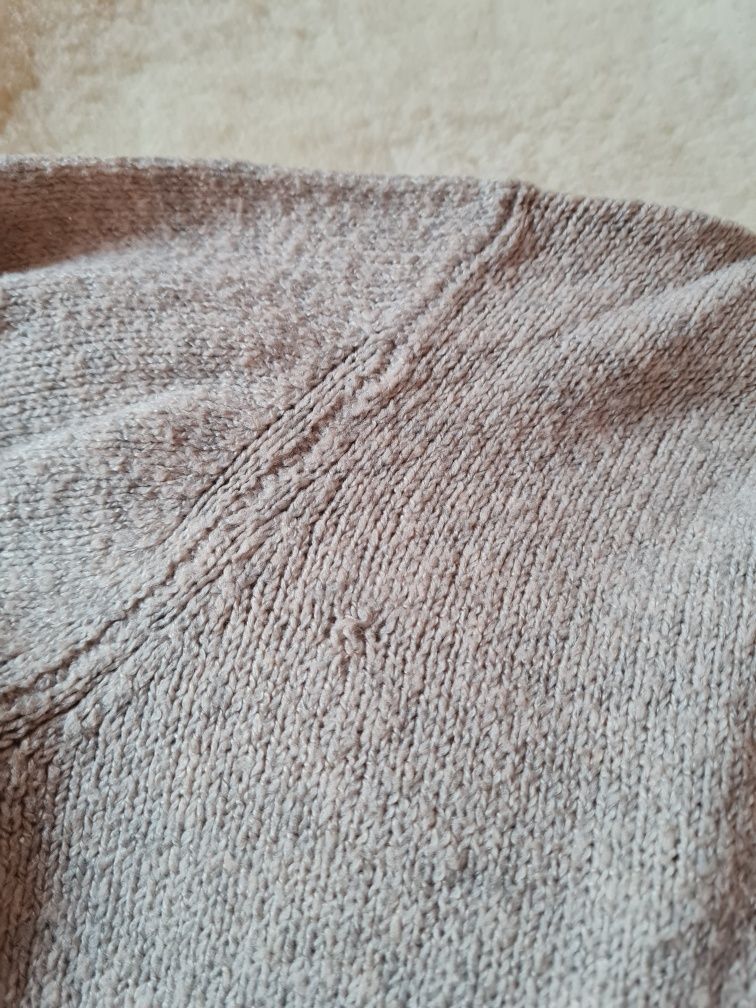 Sweter golf damski oversize beżowy wiskoza elastan pull&bear