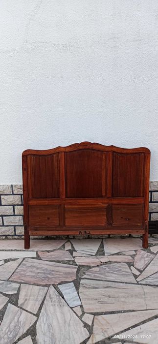 Cama de Madeira - Antiga